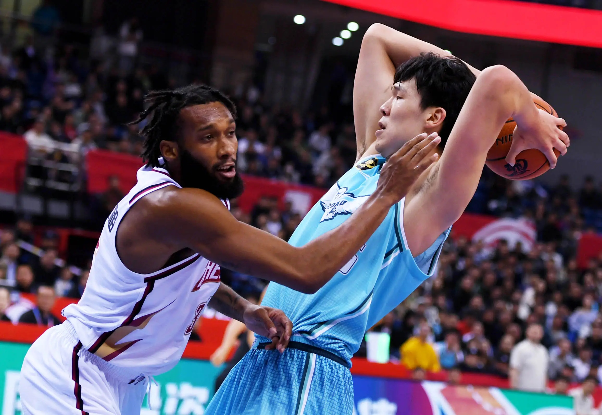 密尔沃基雄鹿发布备战花絮；今夜再遭质疑；CBA常规赛任务艰巨；球探报告显示潜力的简单介绍-满冠体育网站